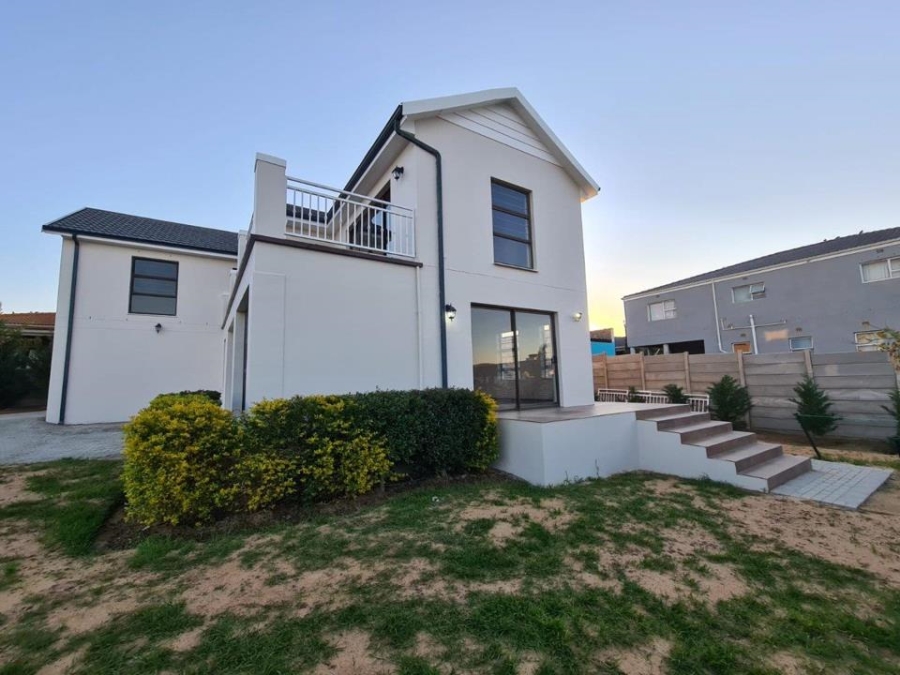 4 Bedroom Property for Sale in Tafelzicht Western Cape